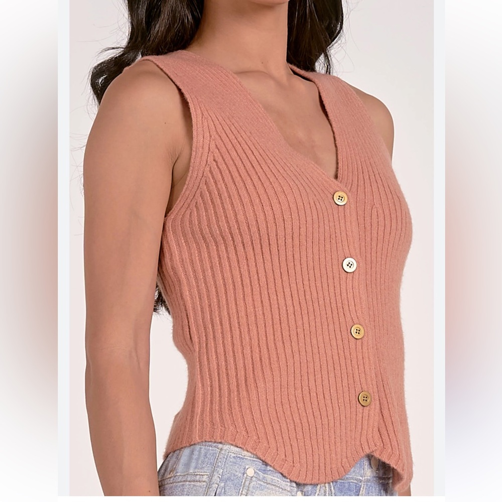 Sleeveless Ribbed Sweater Vest – Peach | Size M | NWT